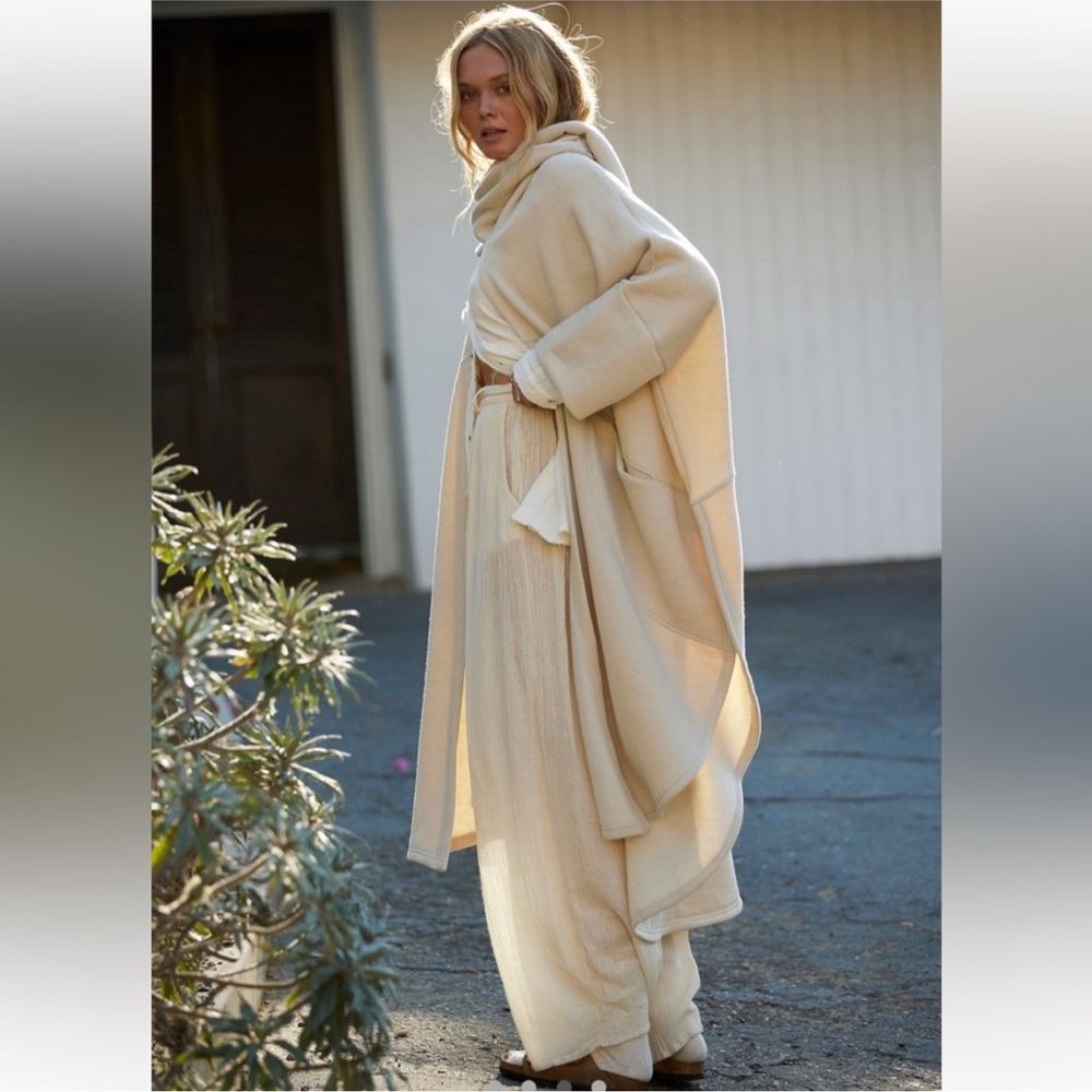 Free People In flight Poncho - Picture 4 of 11